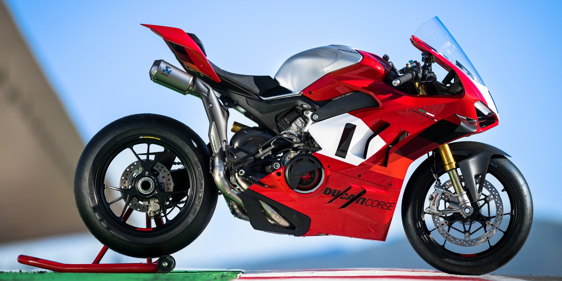 娘子，快出來見上帝！2023年全新DUCATI Panigale V4 R用240匹馬力帶你飛！