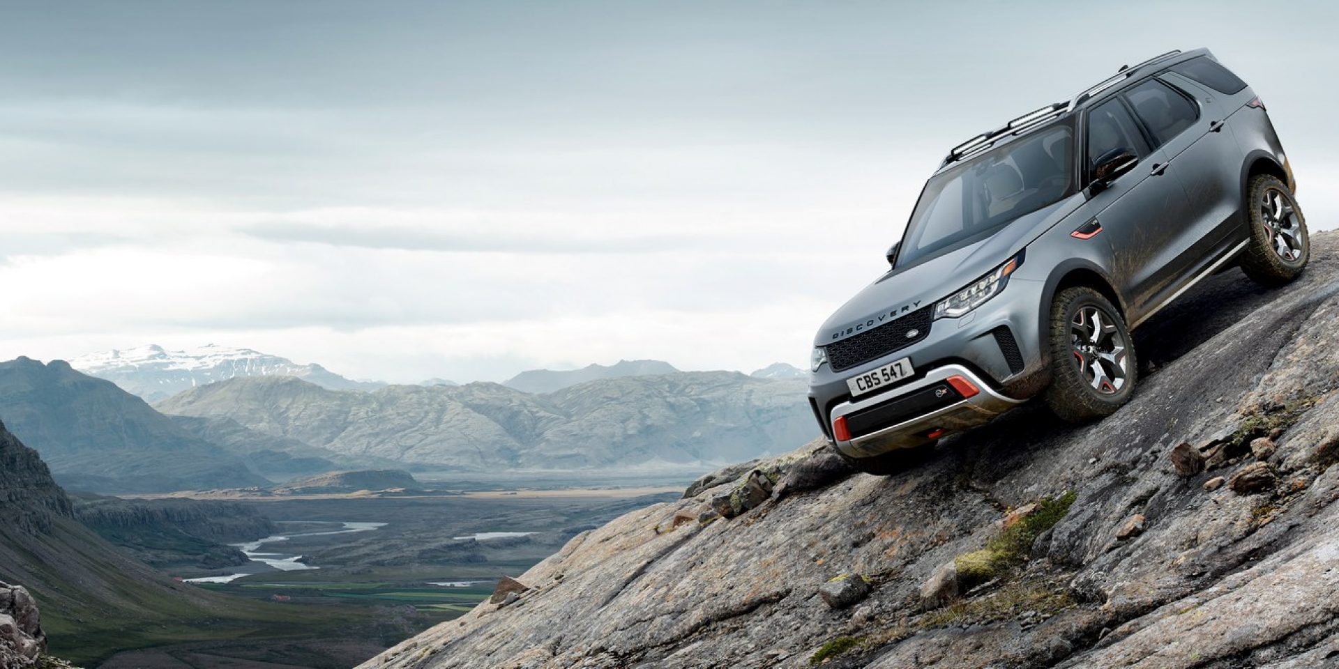 強悍越野性能發現者，Land Rover Discovery SVX  衝出地表