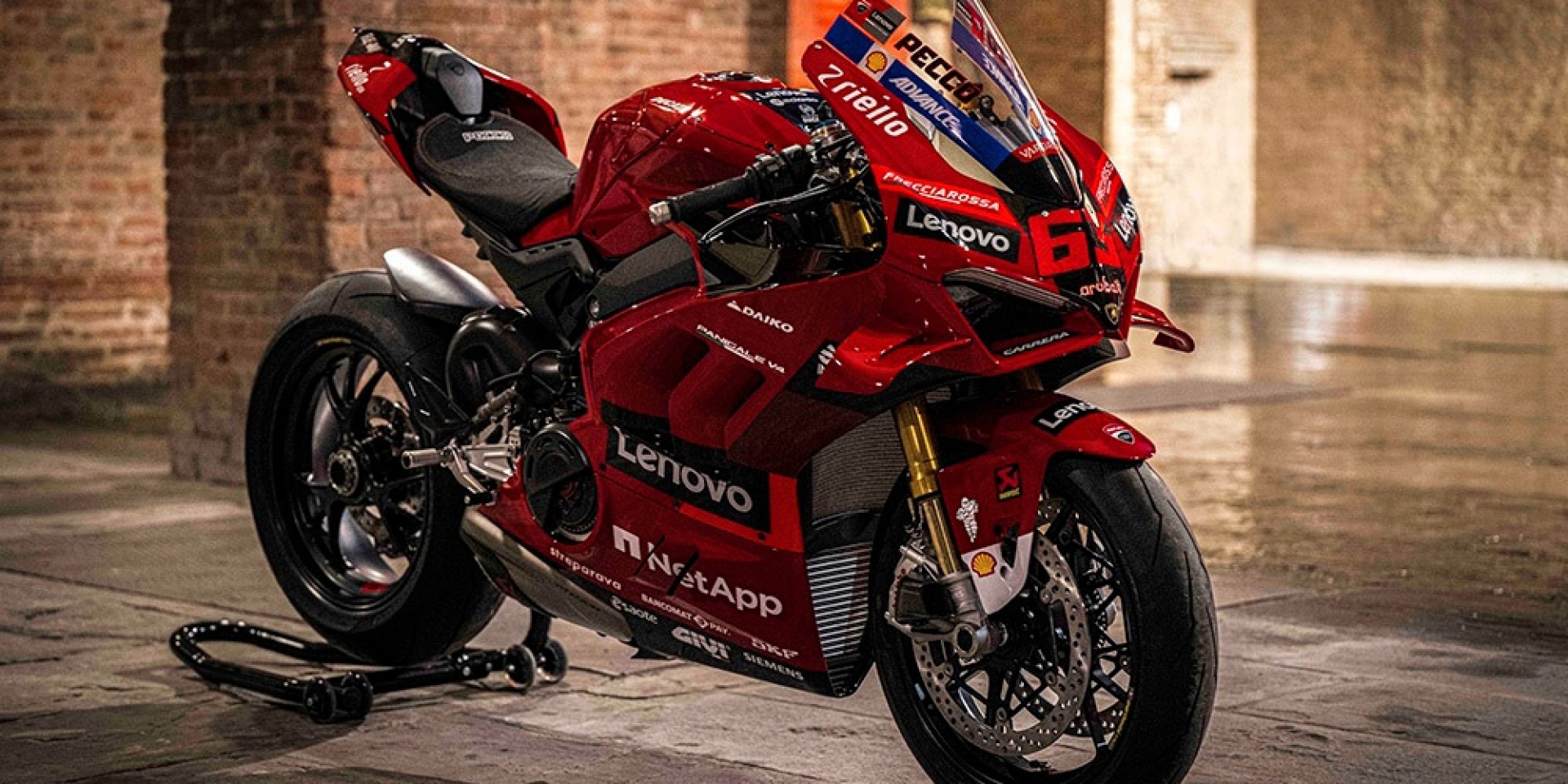 慶祝MotoGP和WorldSBK雙雙奪冠 Ducati推出兩款限量版Panigale V4 S