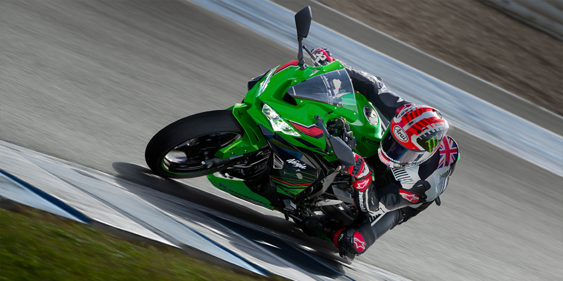 RR車型、全彩儀表、懸吊可調升級！2023 KAWASAKI ZX-25R/RR 印尼發表