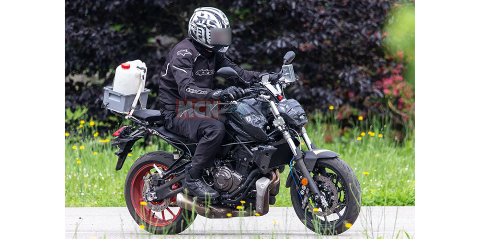 新大燈、新儀表、VVT有望上身。YAMAHA MT-07測試車間諜照曝光！