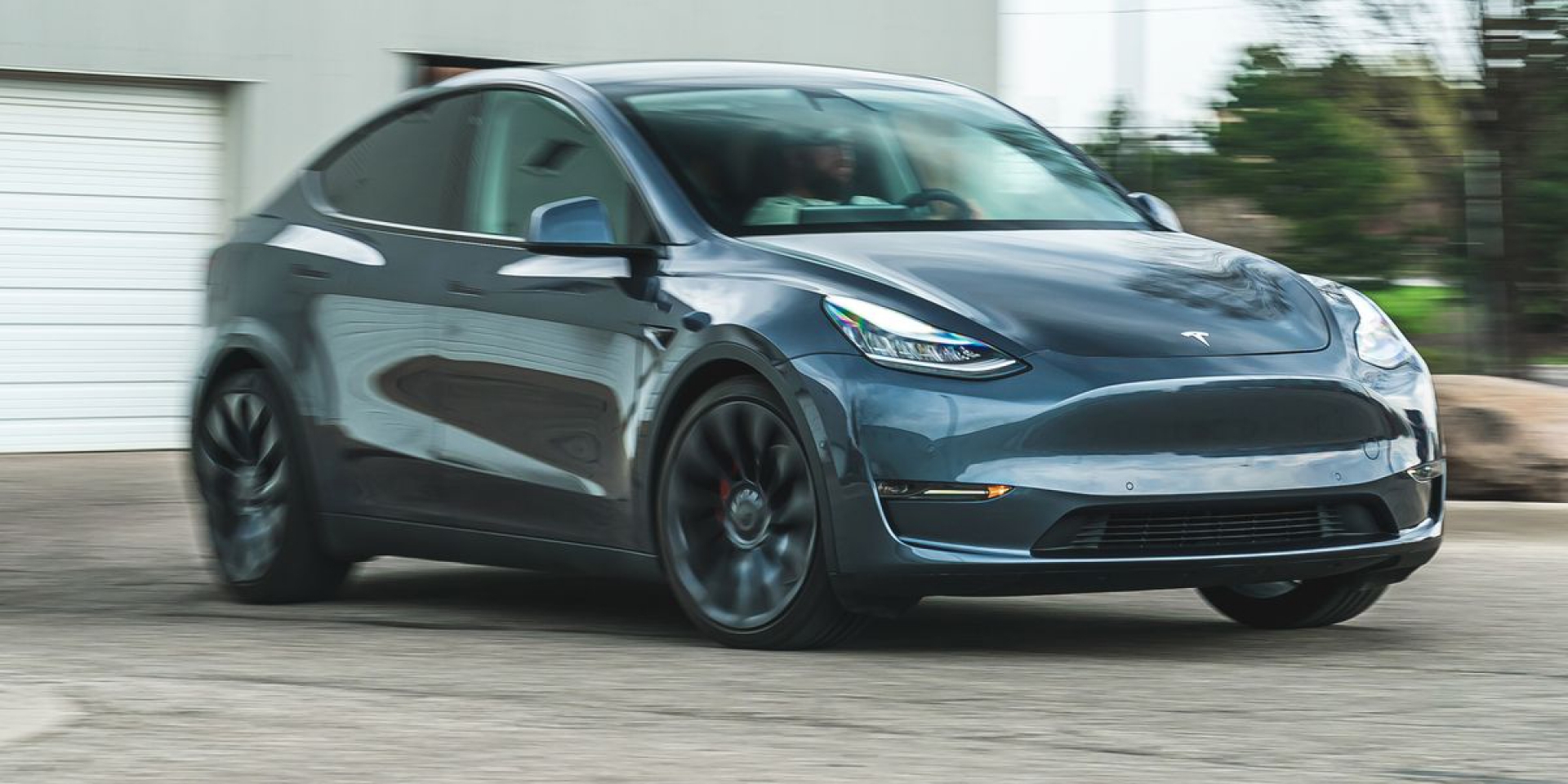 電動車的時代要來了嗎？Tesla Model Y打敗豐田神車躍居最暢銷車款