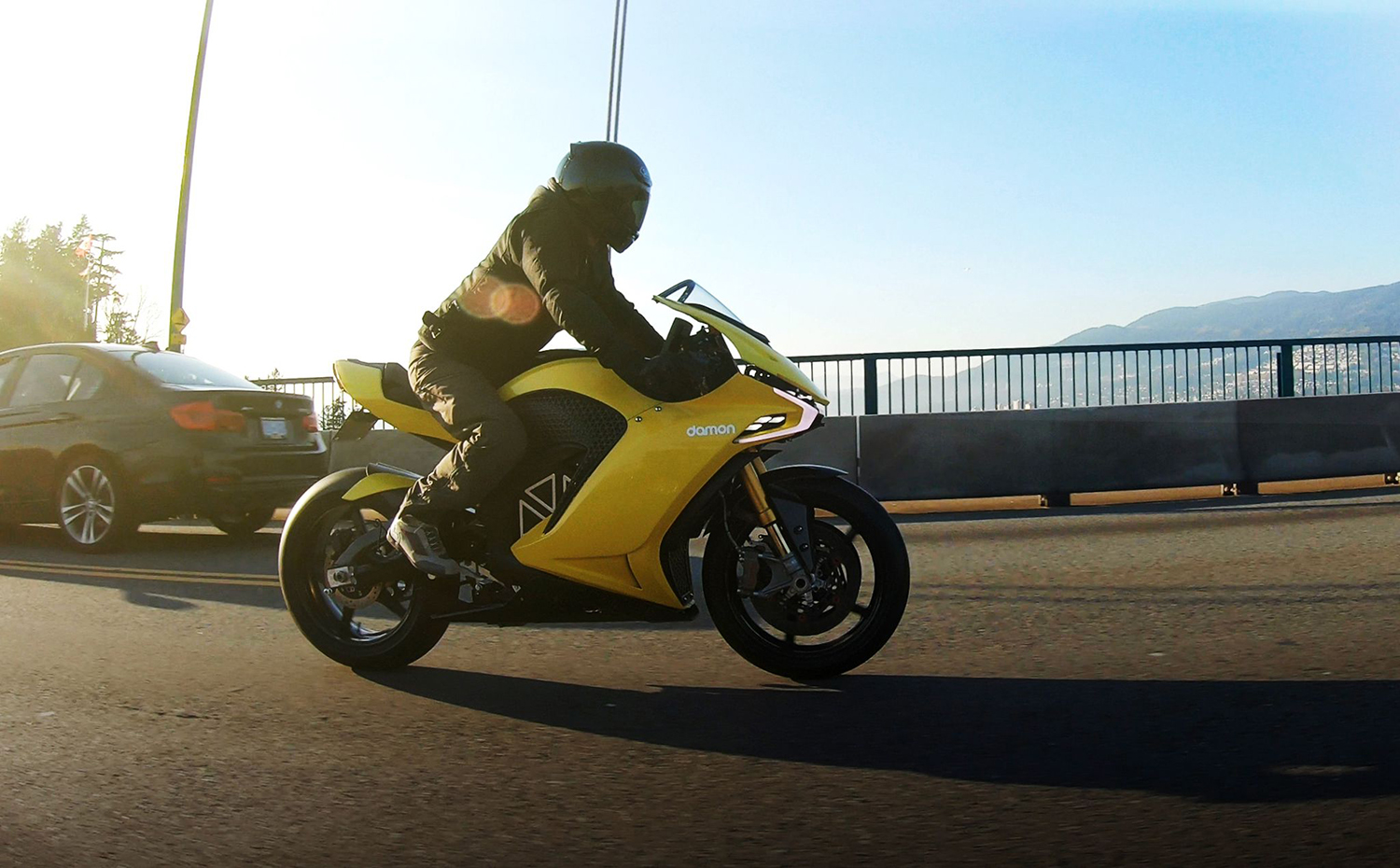 BlackBerry與Damon Motorcycles合作推出的「Hypersport Pro Electric Superbike」電動機車