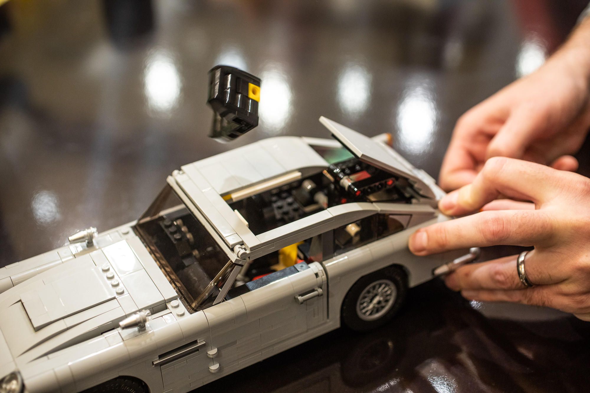lego aston martin 007