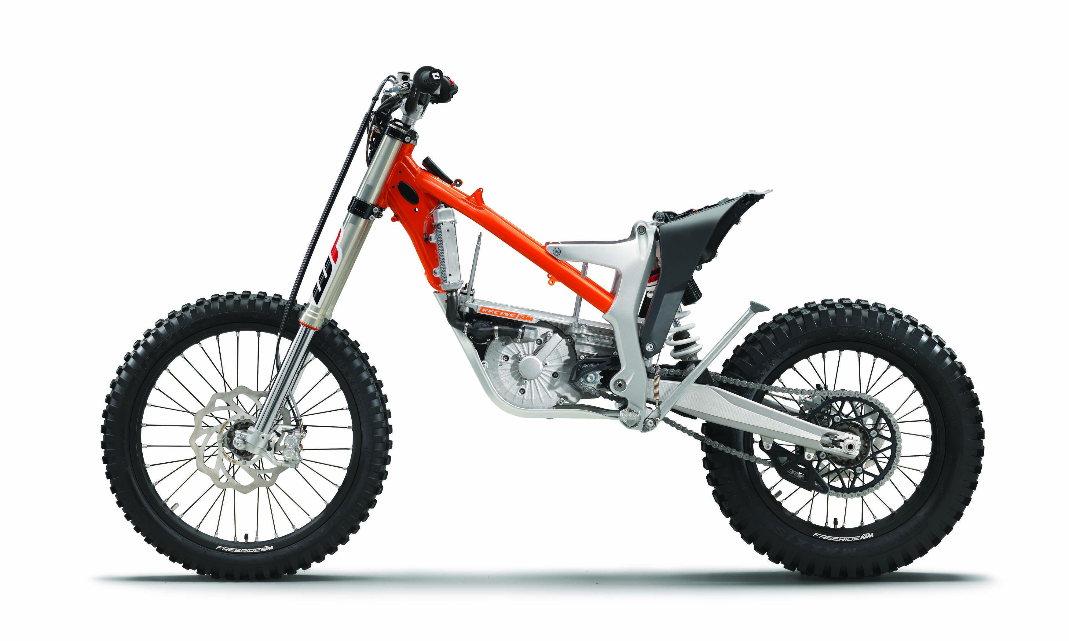 邁向電動新紀元，KTM發表全新FreeRide EXC SUPERMOTO8