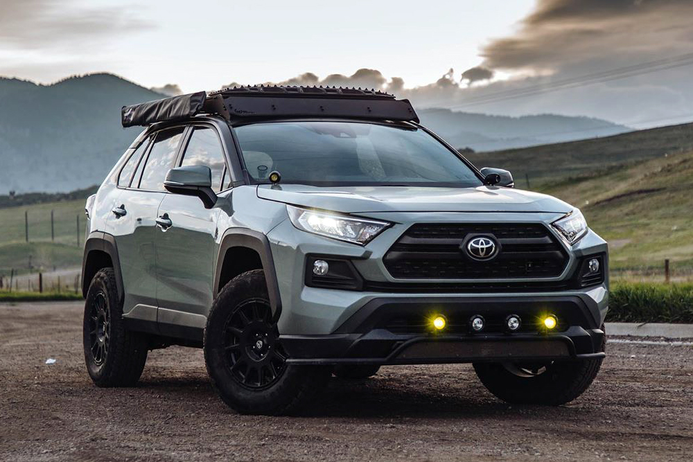 脫下制服的探險猛將，美國冒險玩家的改裝Toyota RAV4 SUPERMOTO8