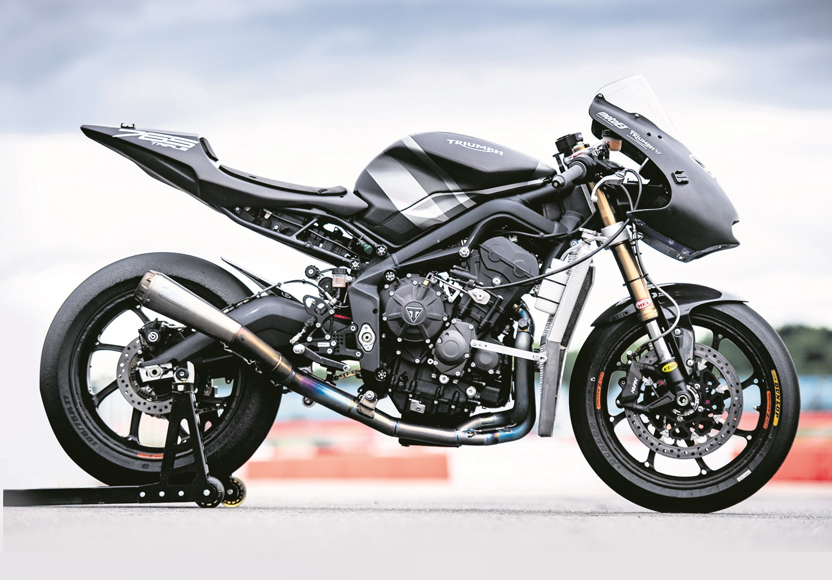 triumph daytona 765 for sale uk