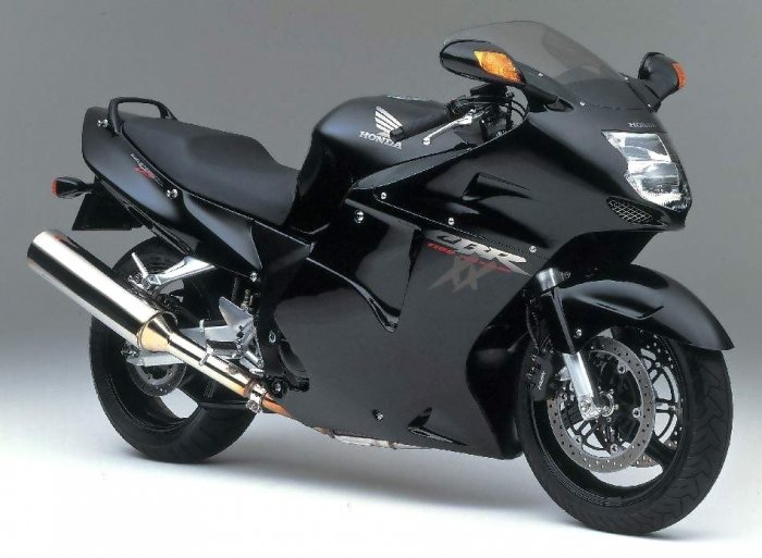 八翼展翅，「Super BlackBird 超級黑鳥」復活？HONDA全新空力套件專利曝光！ SUPERMOTO8