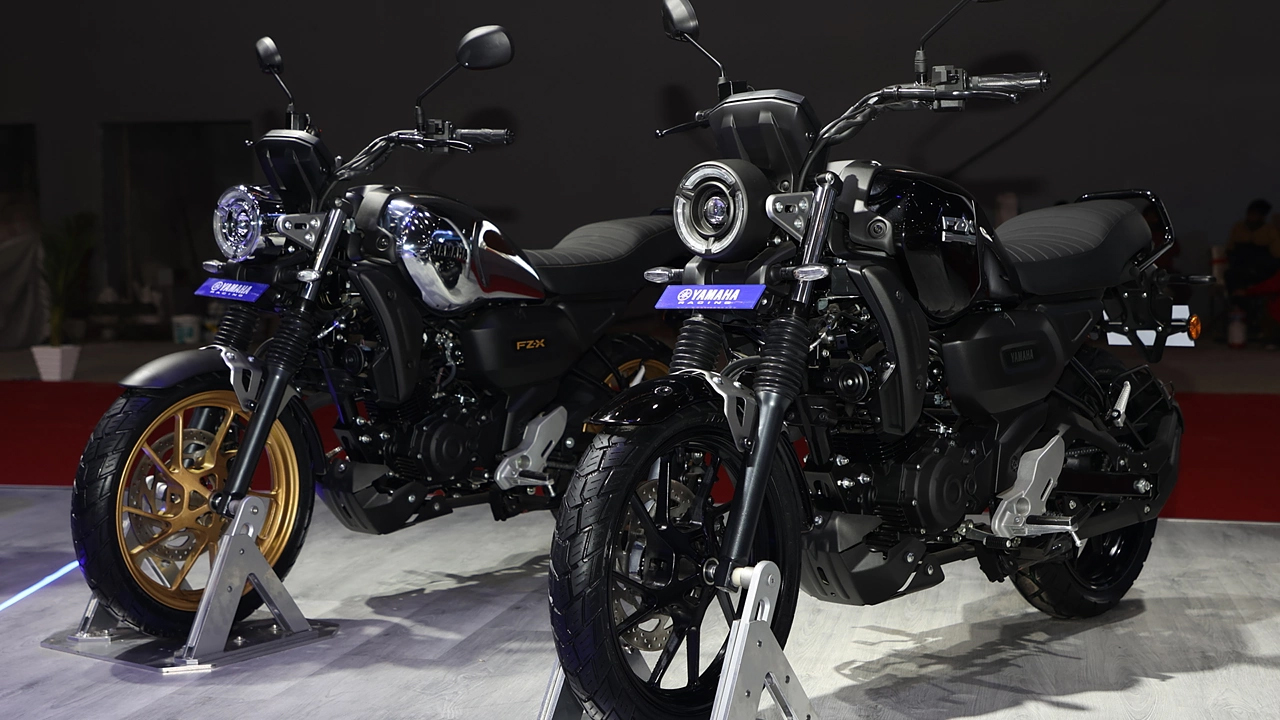 fz ex showroom price